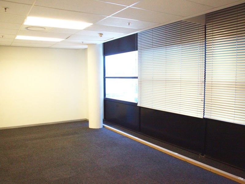 Modern Office to rent in Sinosteel Plaza, Morningside Sandton  - Photo 8