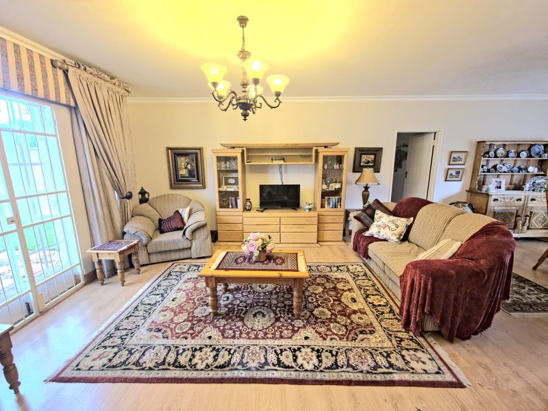 Spacious 3 bedroom Family Home in Secure Doringkruin Complex  - Photo 4