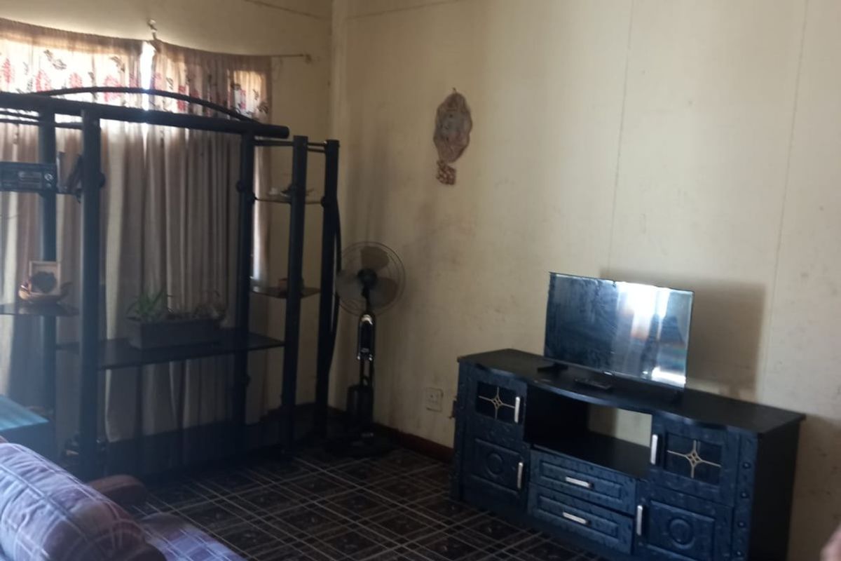 TWO BEDROOM ON 1ST FLOOR - Photo 2