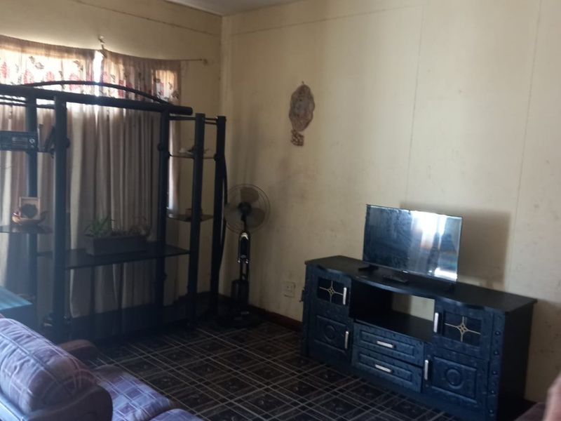 TWO BEDROOM ON 1ST FLOOR - Photo 2