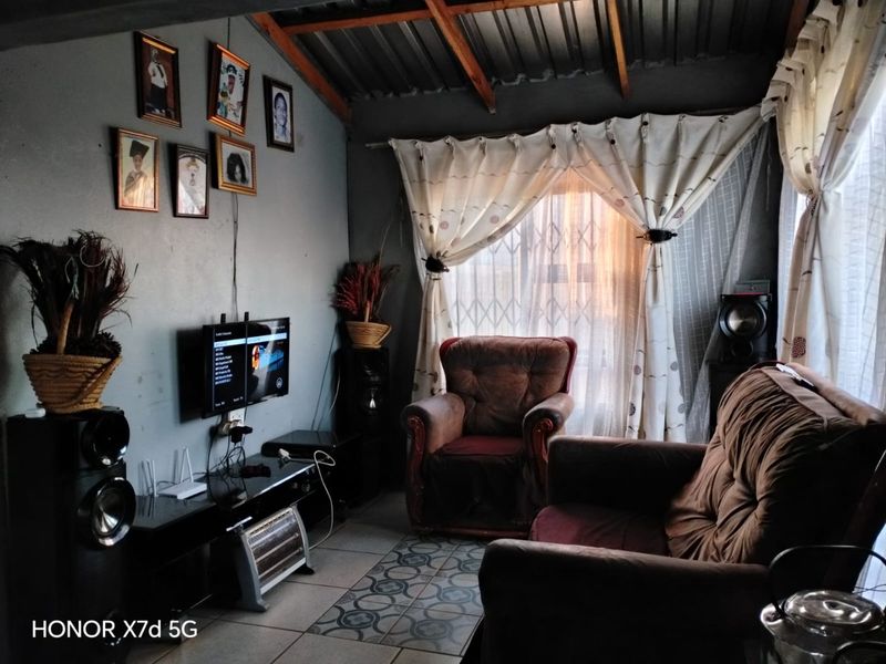 2 Bed House in Vlakfontein for Sale - Photo 6