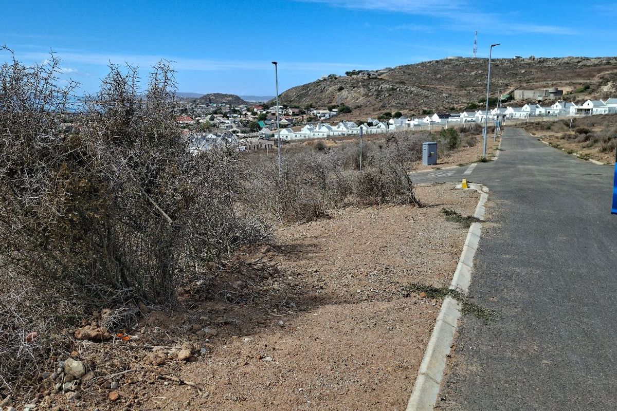 Spacious Corner Stand – Prime Position in Welgedaan Estate - Photo 5