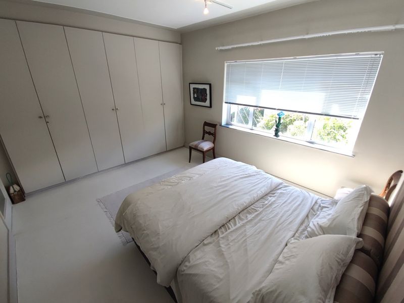 Modern furnished 2-Bedroom Apartment with Signal Hill views - Photo 8