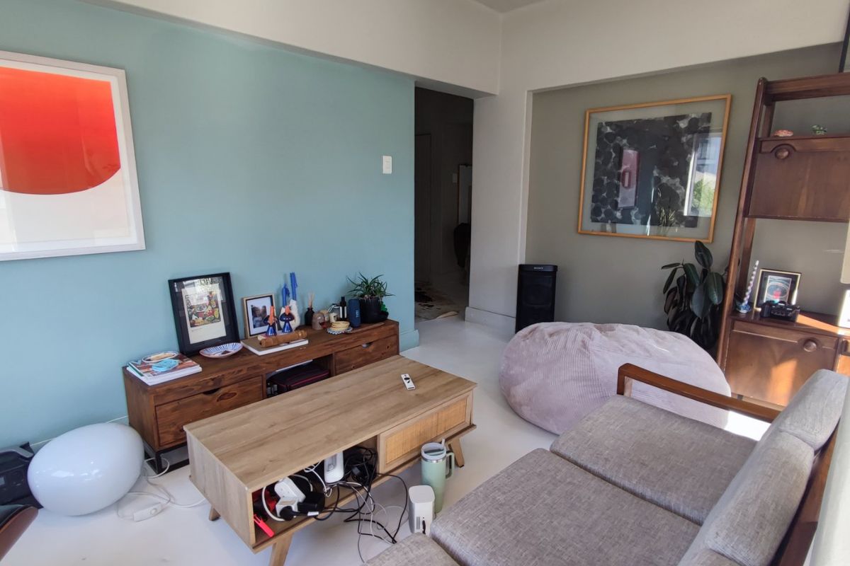 Modern furnished 2-Bedroom Apartment with Signal Hill views - Photo 4