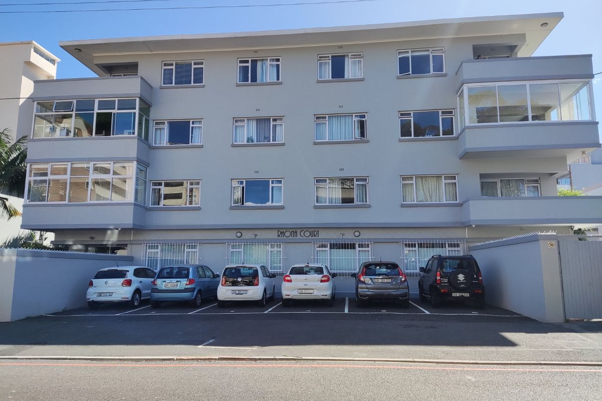 Modern furnished 2-Bedroom Apartment with Signal Hill views - Photo 5