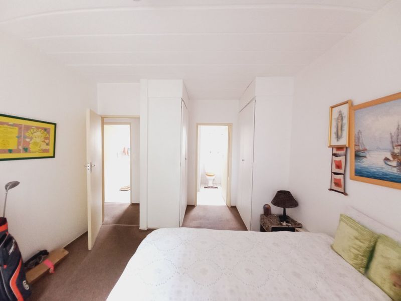 Spacious 2 Bedroom Garden Apartment with Private Green Oasis in Victoria Square, Eden Glen - Photo 9