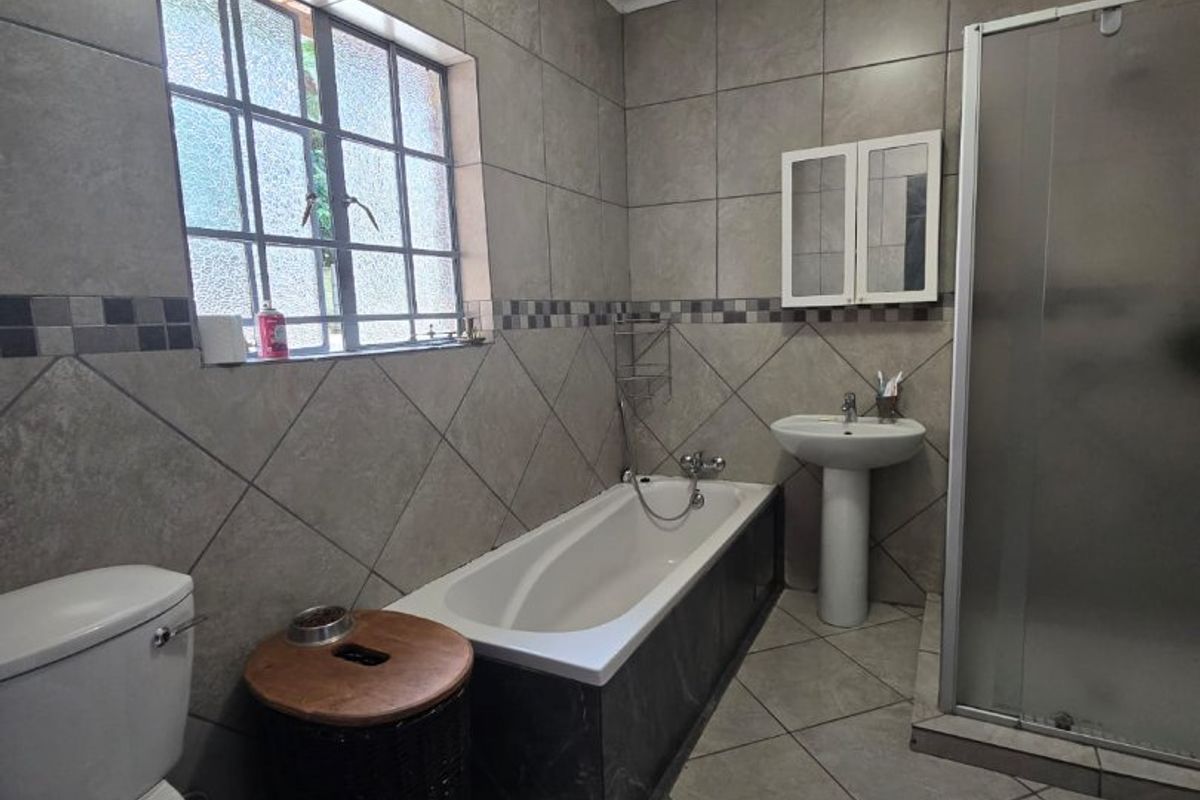 5 Bedrooms Family Home - Photo 3