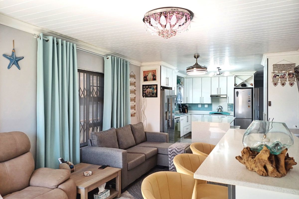 Modern 2 Bedroom Townhouse in Secure Estate - Photo 4