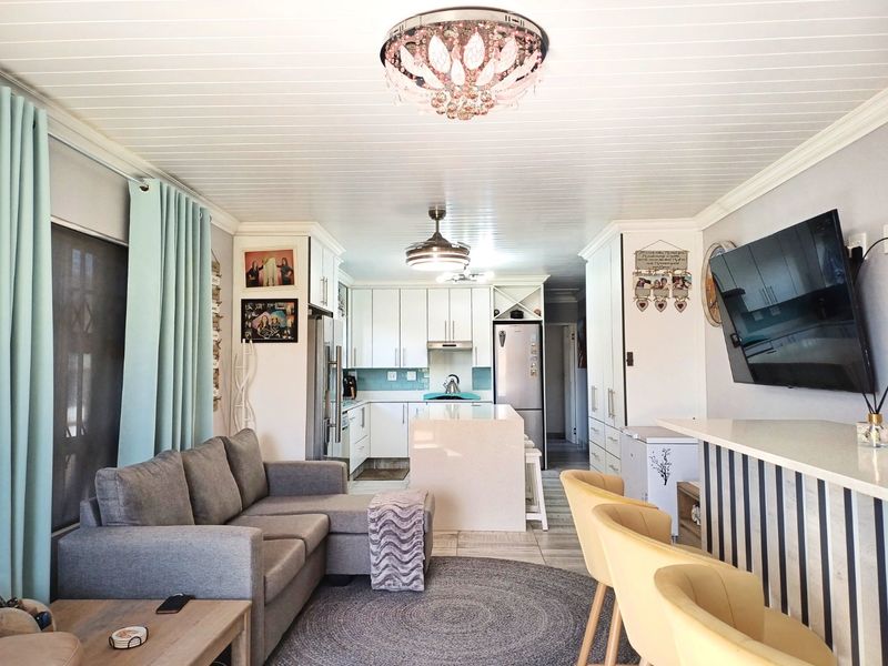 Modern 2 Bedroom Townhouse in Secure Estate - Photo 9