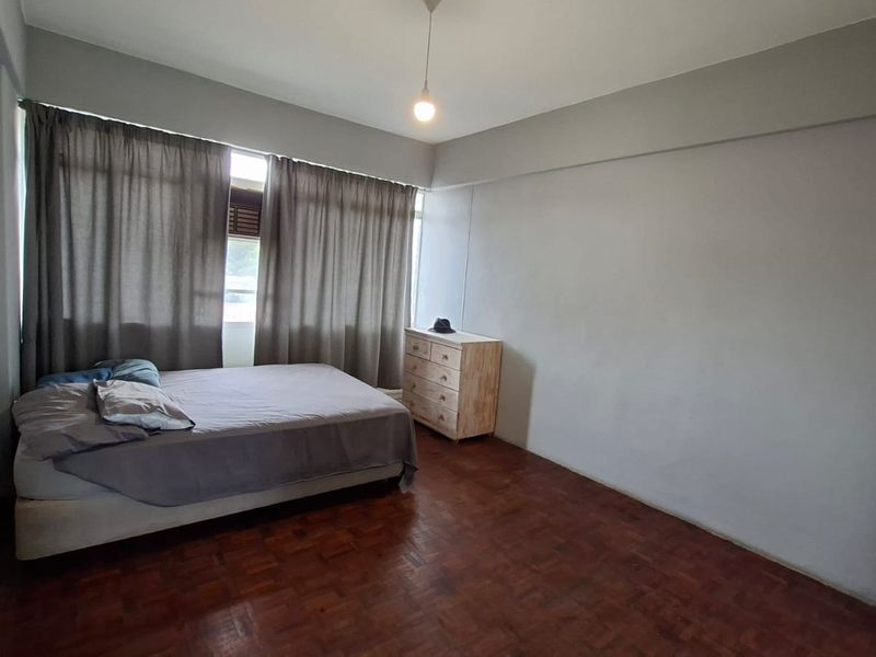 Large Apartment with Open-Plan Living and Private Balcony - Photo 8