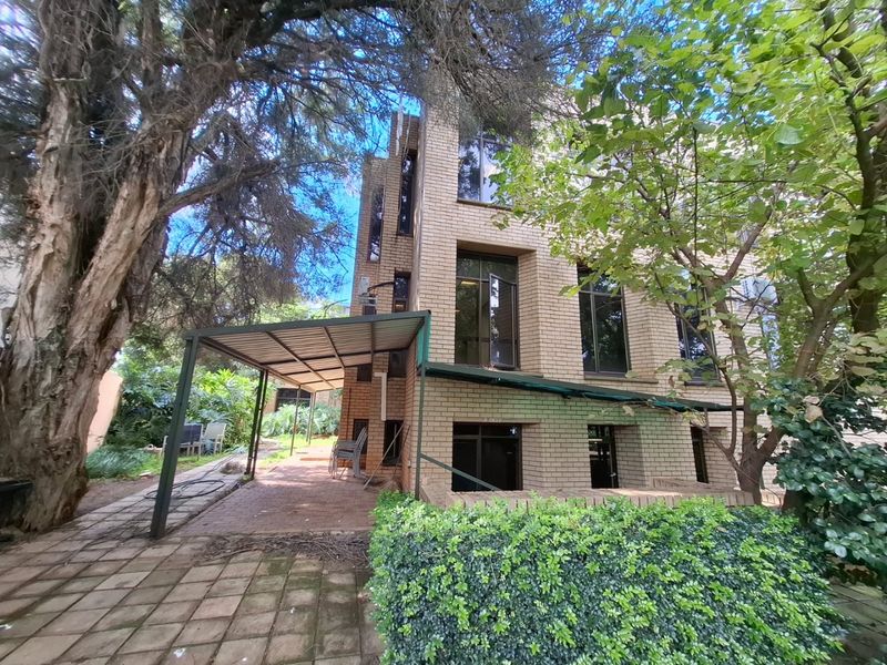 Top Class Facebrick Office block Arcadia - Photo 2