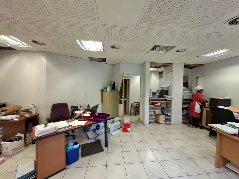 Top Class Facebrick Office block Arcadia - Photo 9