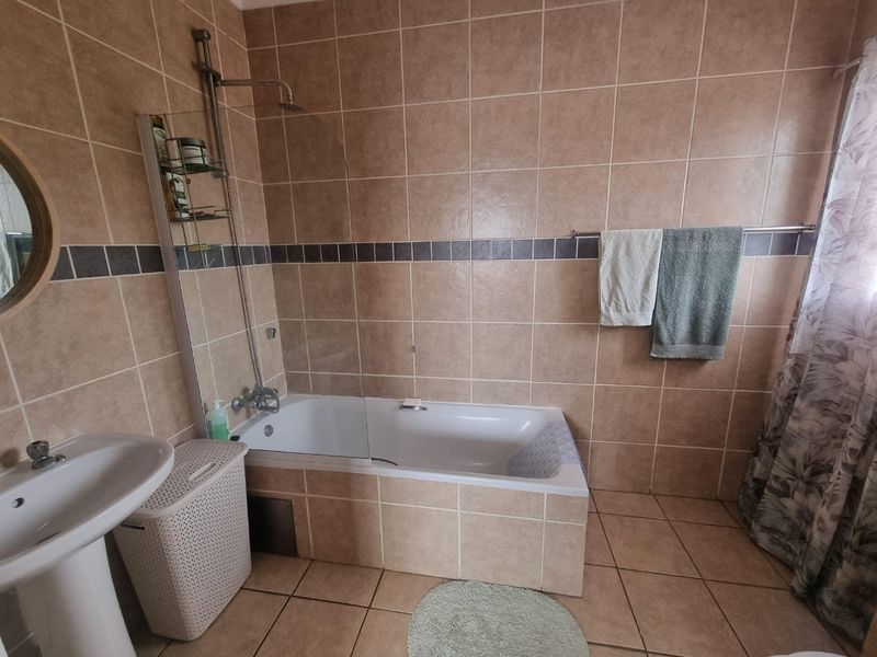 Comfort and Convenience - Photo 6