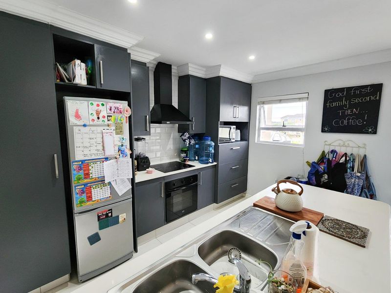 Captivating Charm! .... Modern with superb Finishes - Photo 6