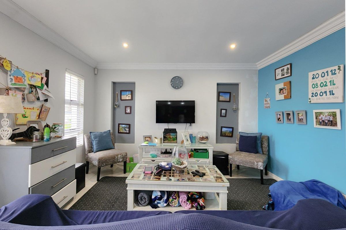 Captivating Charm! .... Modern with superb Finishes - Photo 4