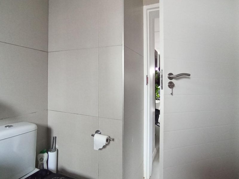 Modern Ground Floor Living in 92 on New – Prime Location - Photo 8