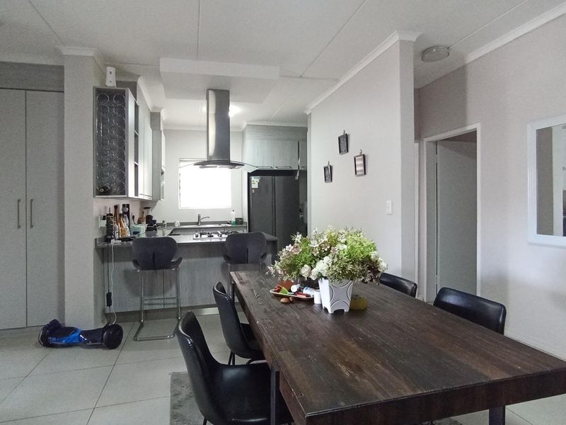 Modern Ground Floor Living in 92 on New – Prime Location - Photo 6