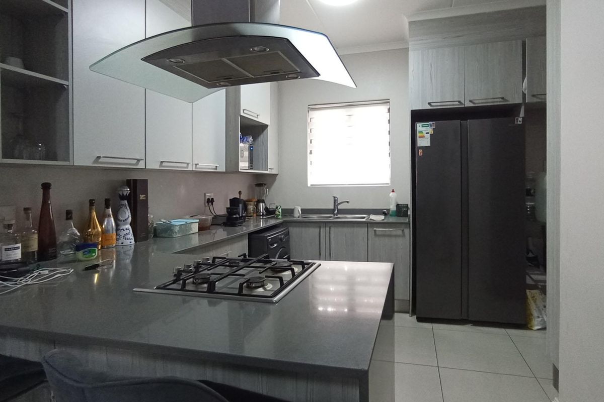 Modern Ground Floor Living in 92 on New – Prime Location - Photo 4