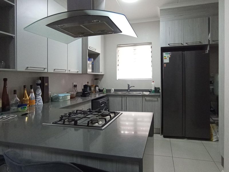 Modern Ground Floor Living in 92 on New – Prime Location - Photo 4