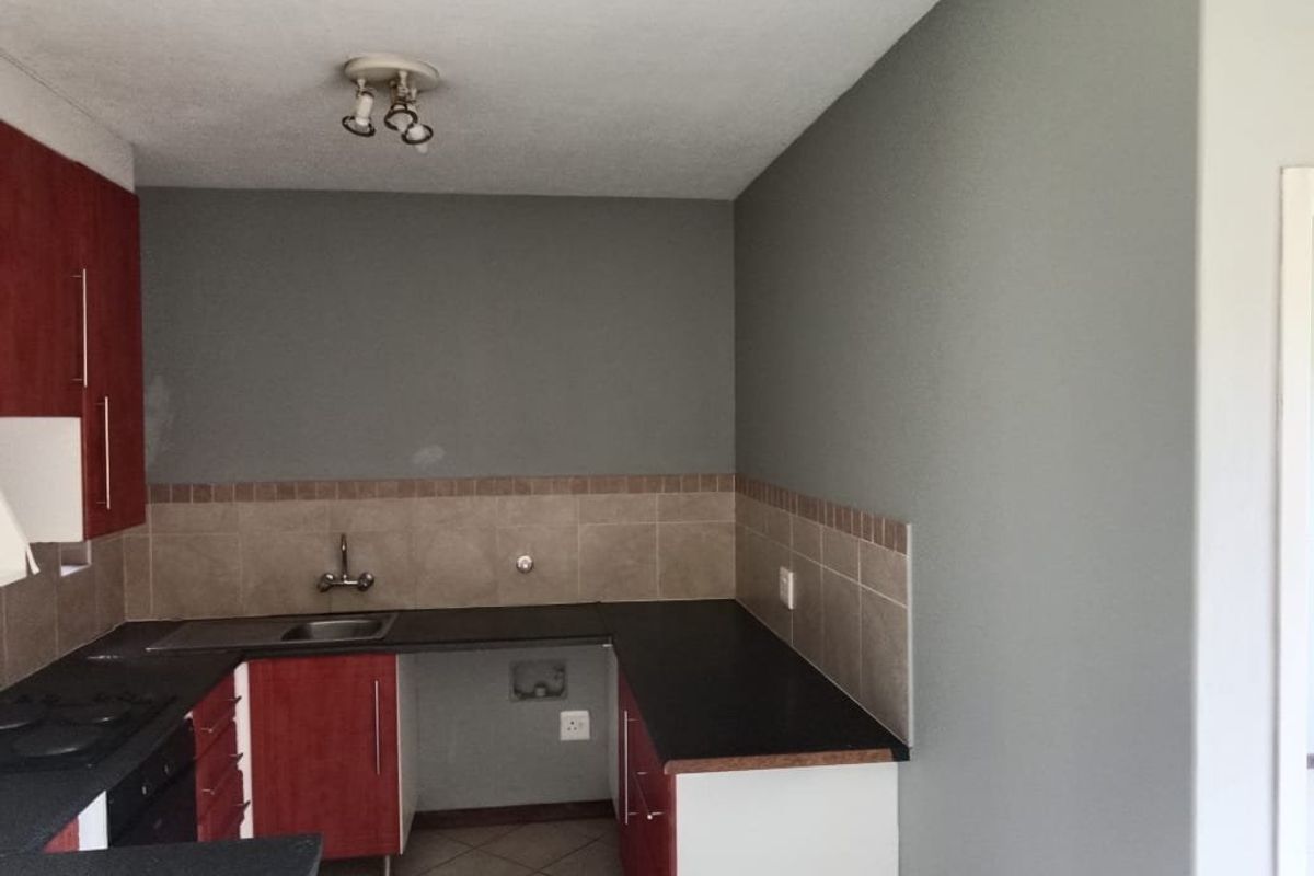 2 bed ground floor unit fir sale in Noordwyk - Photo 2