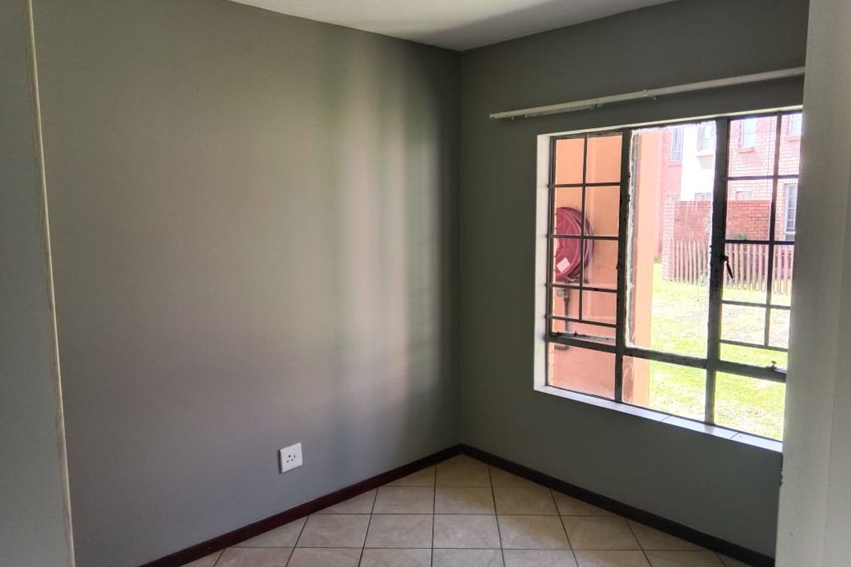 2 bed ground floor unit fir sale in Noordwyk - Photo 3