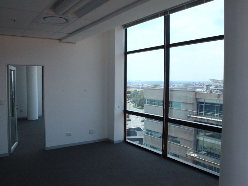 Office Suite Rental Available in Sandton Central – Grade A with Back-up Generator and Water - Photo 4