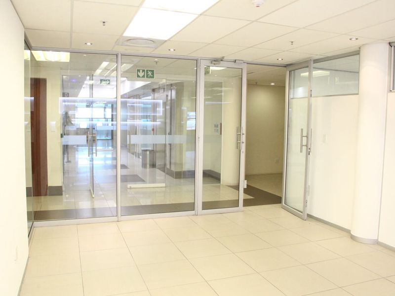 Office Suite Rental Available in Sandton Central – Grade A with Back-up Generator and Water - Photo 2