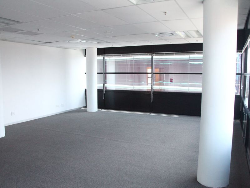 Office Suite Rental Available in Sandton Central – Grade A with Back-up Generator and Water - Photo 5