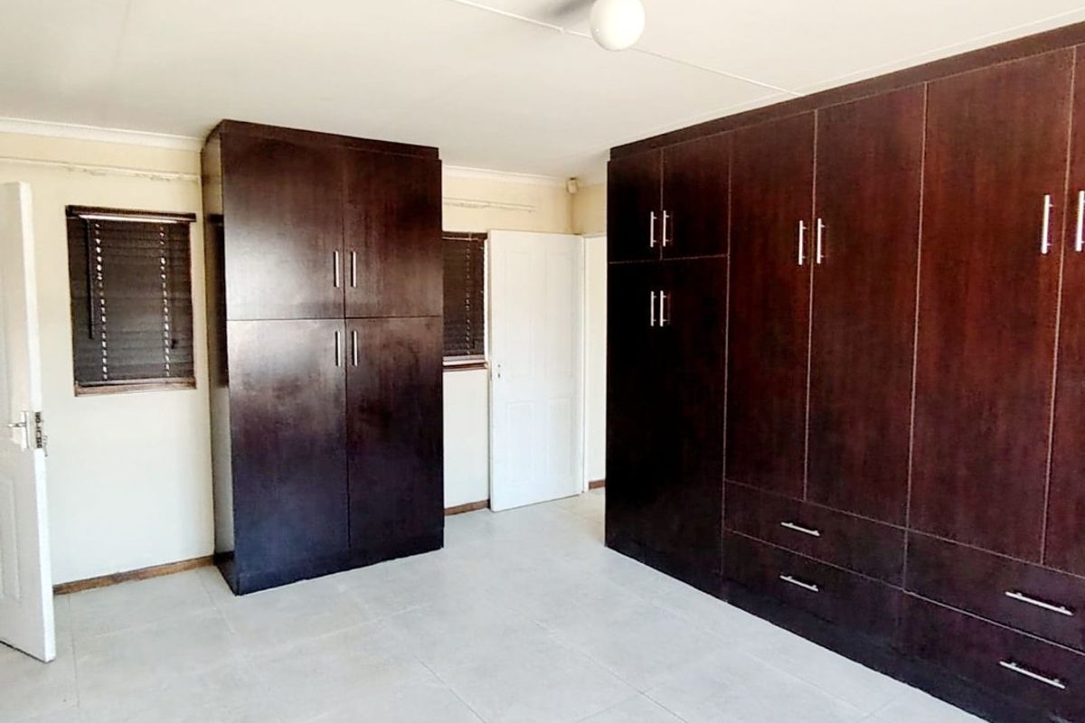 3 Bedroom House for Sale in Haven Hills  - Photo 5