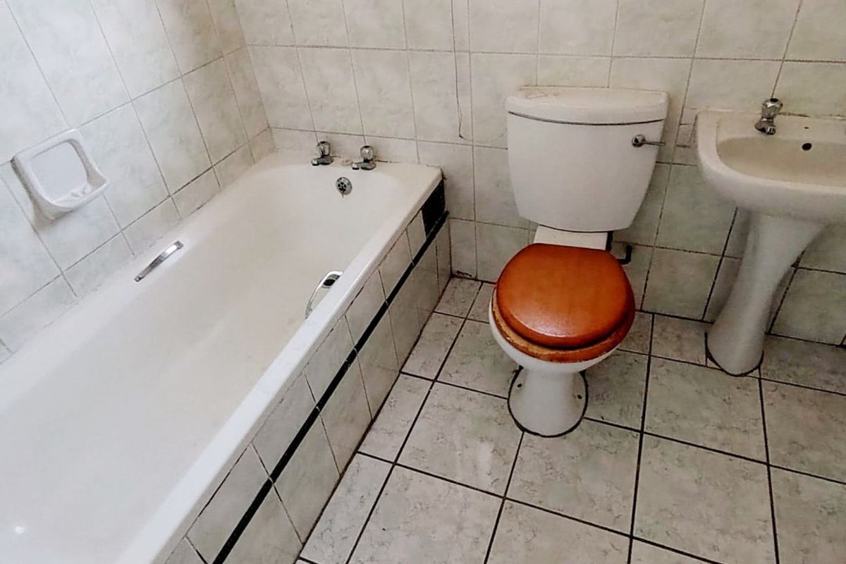 3 Bedroom House for Sale in Haven Hills  - Photo 4