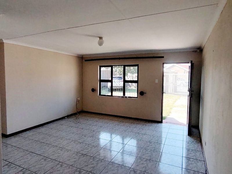 3 Bedroom House for Sale in Haven Hills  - Photo 9