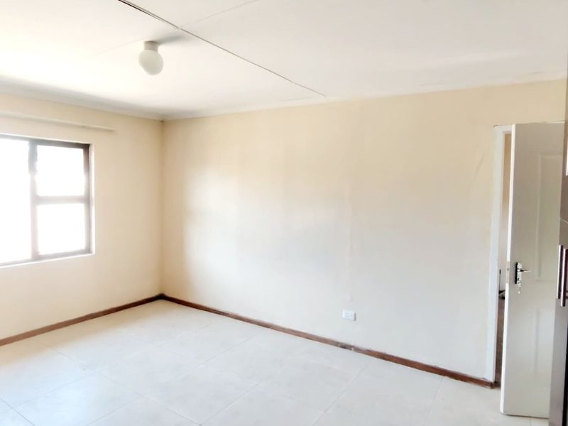 3 Bedroom House for Sale in Haven Hills  - Photo 7