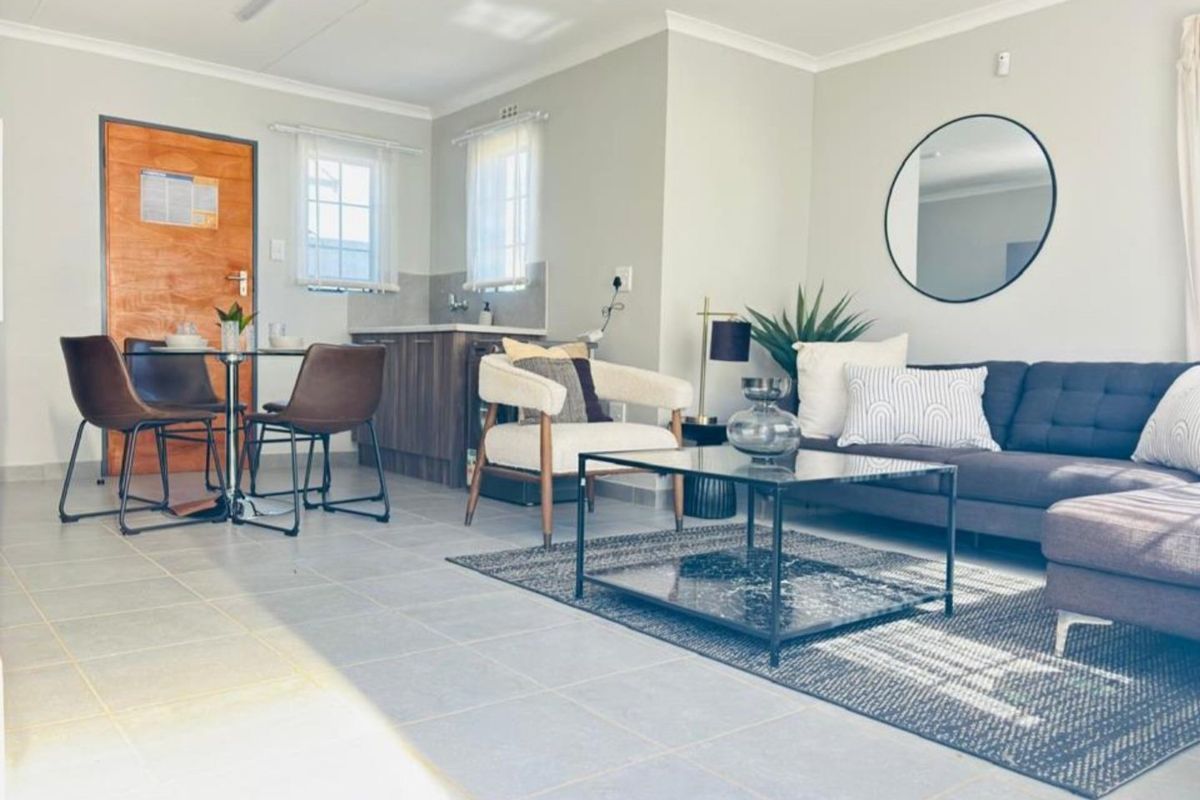 Spacious 3 bedroom and 2 bathroom house for sale in sky city  - Photo 4