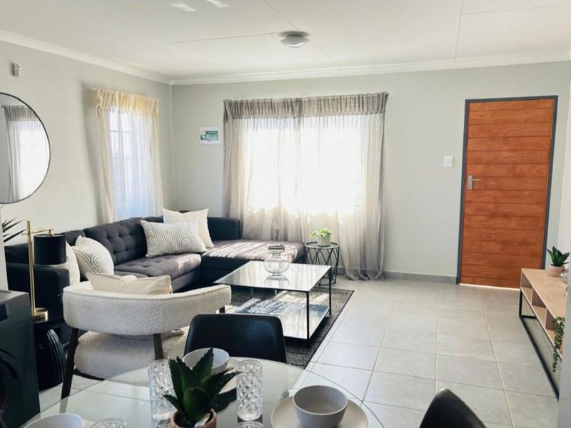 Spacious 3 bedroom and 2 bathroom house for sale in sky city  - Photo 7