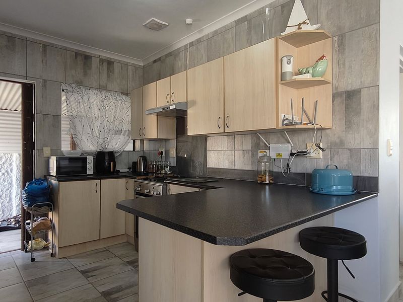 Very Neat Townhouse... Very Popular Complex... Close to Hartenbos and Beaches !!!  - Photo 9