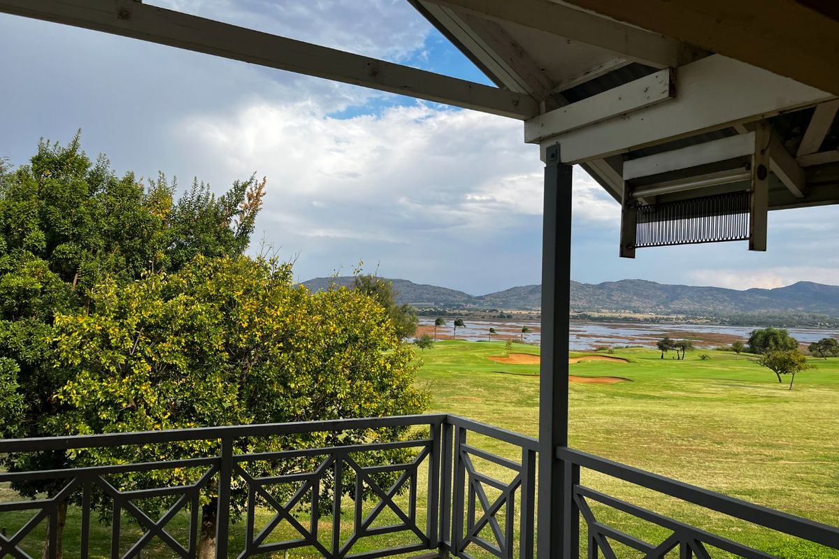 Beautiful 2-bedroom, 2-bathroom apartment in the sought-after Caribbean Golf Estate - Photo 5