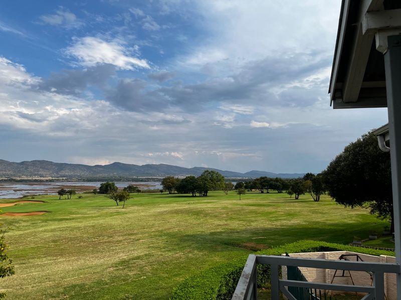 Beautiful 2-bedroom, 2-bathroom apartment in the sought-after Caribbean Golf Estate - Photo 7