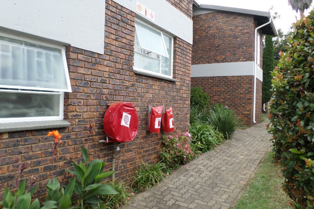 Lock Up and Go in Secure complex - Photo 5