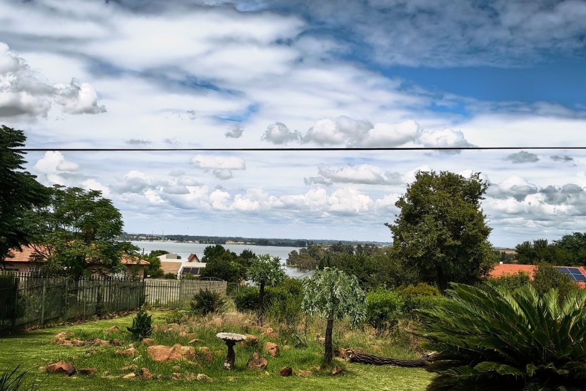 Endless Potential in Vaal Marina - Photo 2