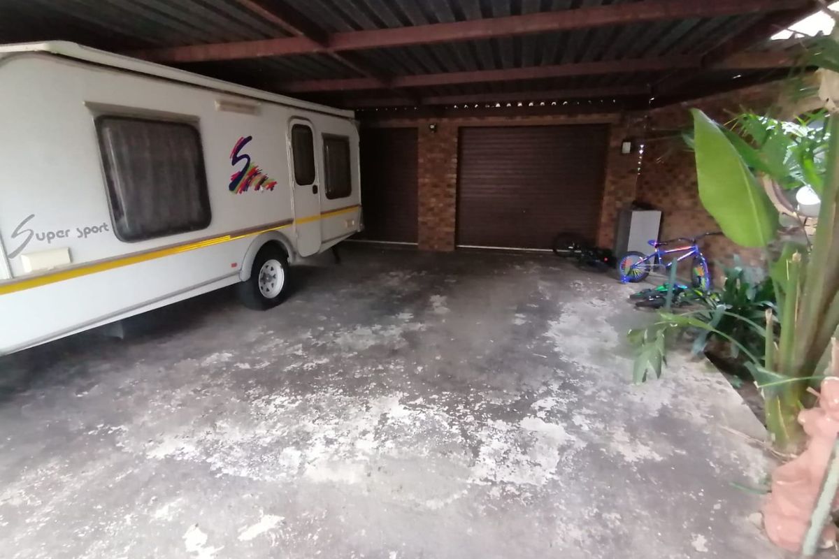 Comfortable 3-Bedroom Home with Practical Features - Photo 3