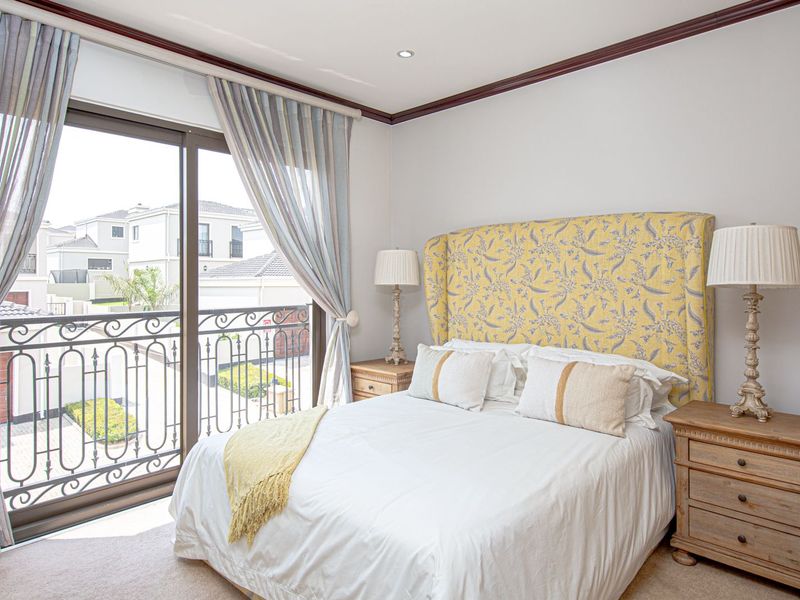 3 Bedroom Family Home with Large Balcony for Rent in Mont Tremblant Estate - Photo 5