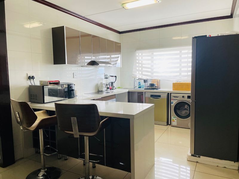 Spacious 3 Bedroom Apartment To Let | 160sqm | Cedar Acres Estate - Photo 2