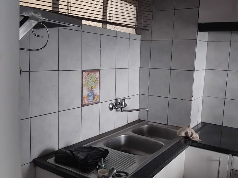 2 Bedrooms, 1.5 Bathroom Apartment To Let In Morningside, Durban - Photo 5