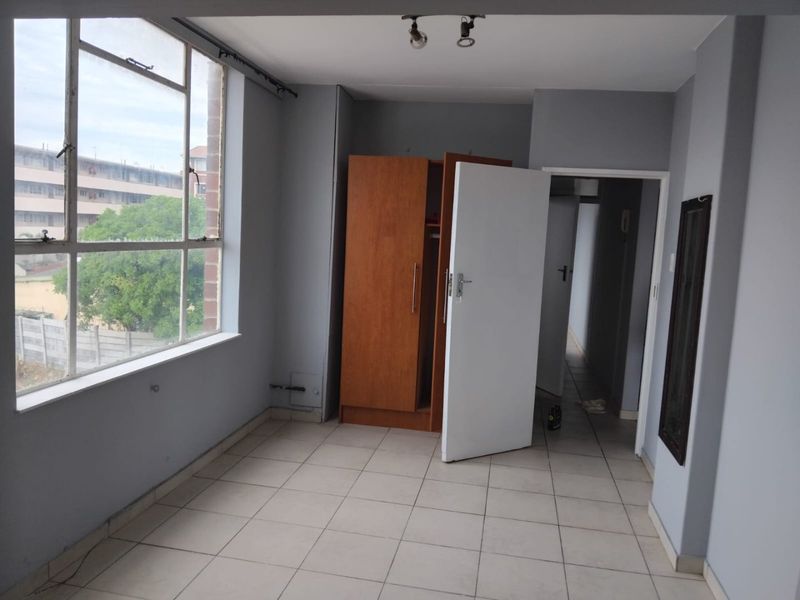 2 Bedrooms, 1.5 Bathroom Apartment To Let In Morningside, Durban - Photo 9
