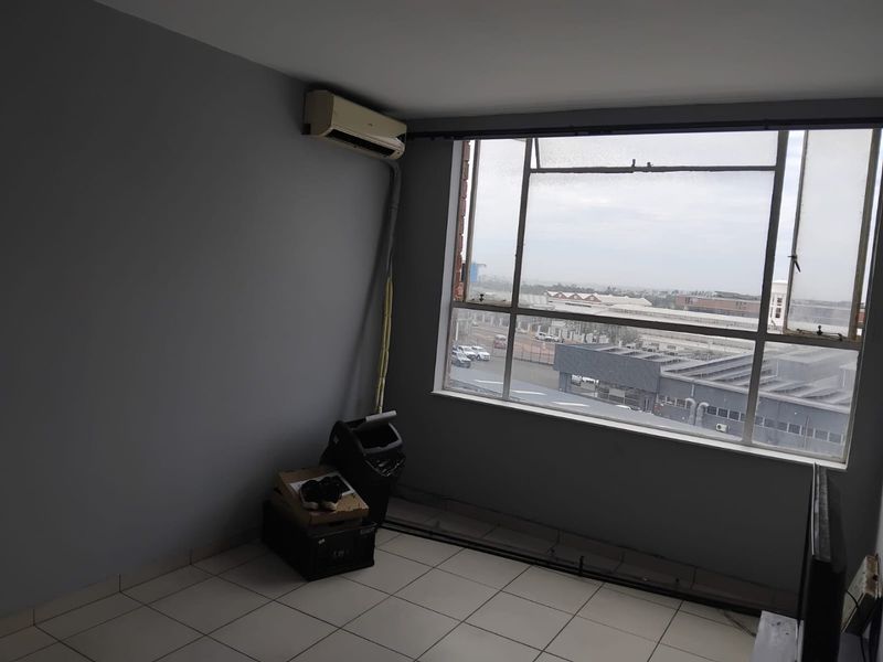 2 Bedrooms, 1.5 Bathroom Apartment To Let In Morningside, Durban - Photo 3