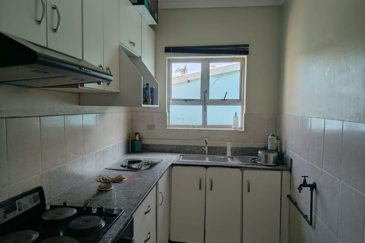 1 Bedroom, 1 Bathroom Apartment For Sale In Morningside, Durban - Photo 2