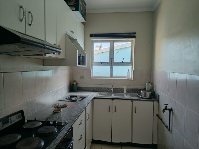 1 Bedroom, 1 Bathroom Apartment For Sale In Morningside, Durban - Photo 2