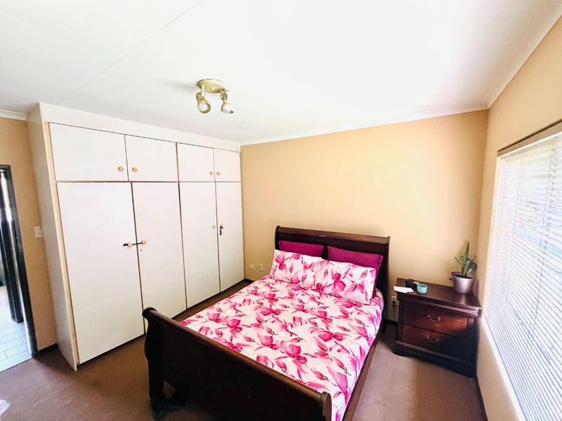 Two bedroom & 1 bathroom  apartment/ flat for sale in Buccleuch - Photo 8