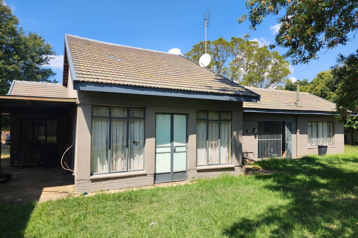 3 BEDROOM HOUSE IN WILKOPPIES - Photo 2