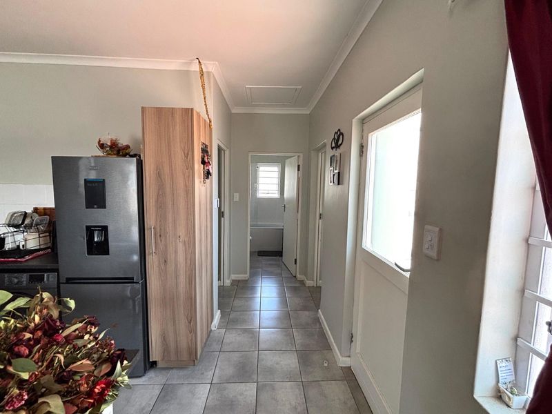 What a Steal:  Immaculate Home :such a cute 2 bedroom home. - Photo 8